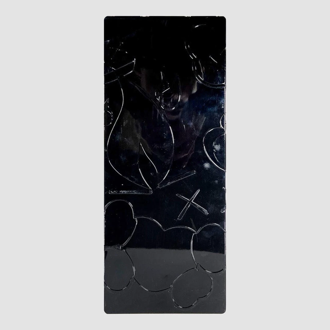 TOY TOKYO KAWS - Bendy Grey, 2003 5 TOY TOKYO KAWS - Bendy Grey, 2003