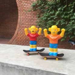 TOY TOKYO Awesome Toy: The Simons Baron Red Version