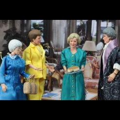TOY TOKYO NECA: The Golden Girls Sophia Clothed 8